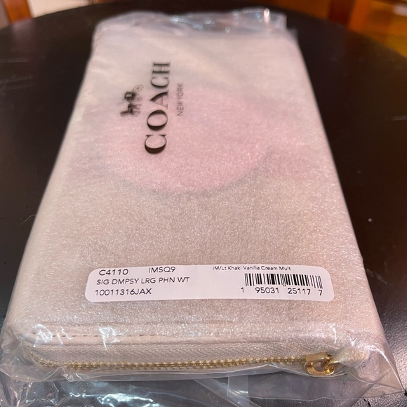 NWT COACH C4110 Dempsey Large Phone Signature Jacquard  Stripe & Coach Patch - Picture 8 of 14